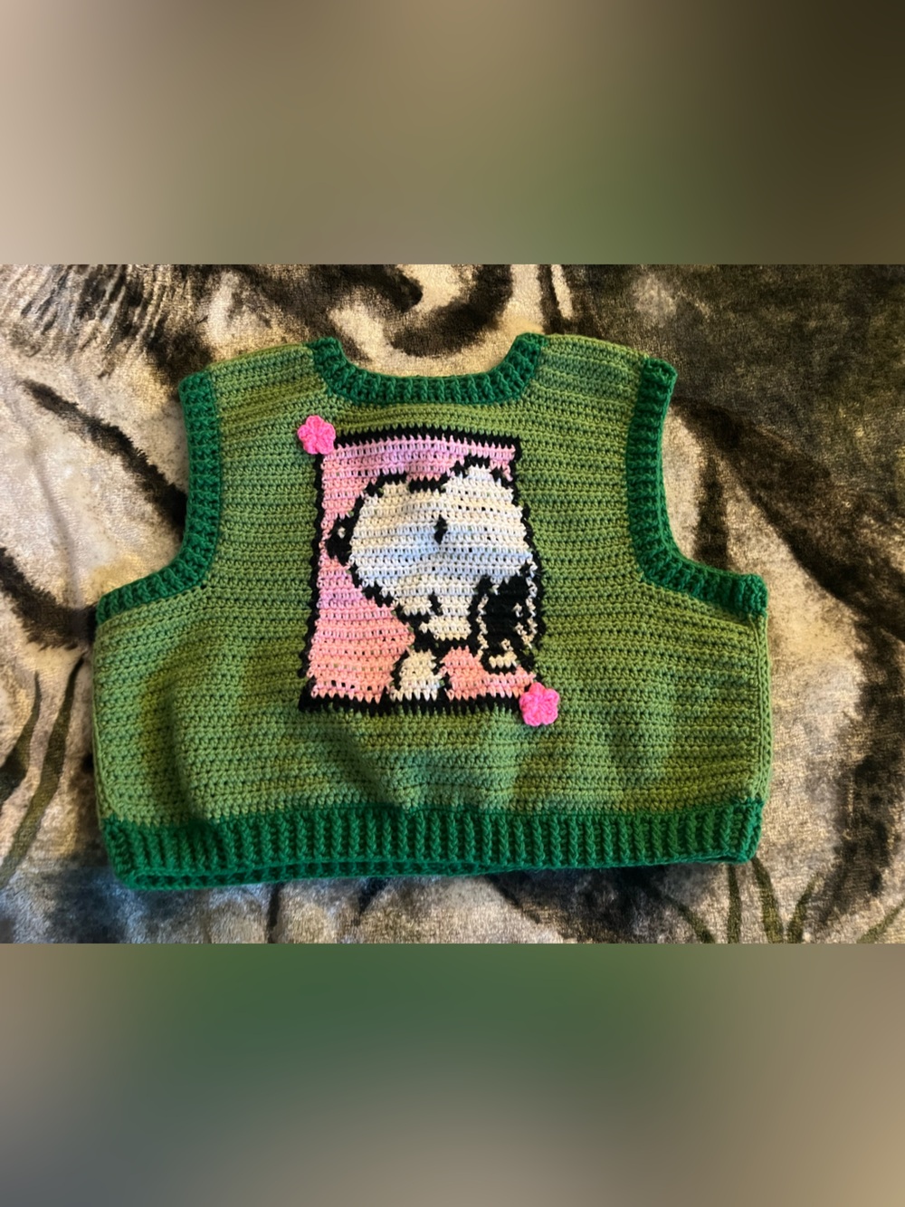 Snoopy & Woodstock Green Crocheted Heart Motif Sweater Vest Handmade 🧶 Knit - Picture 2 of 8